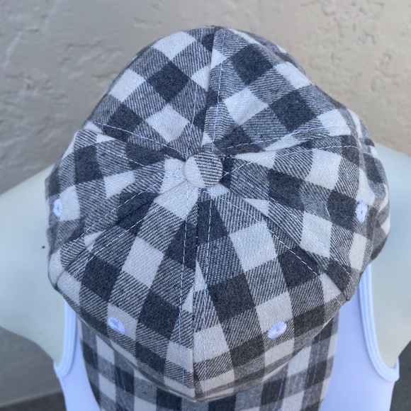 ๐ฅ Grey and white plaid ball cap - Picture 3 of 8